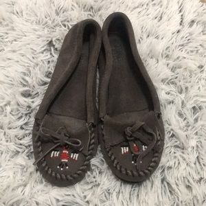 Minnetonka grey flats size 6